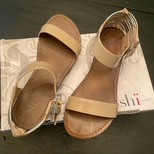 Women’s sandals